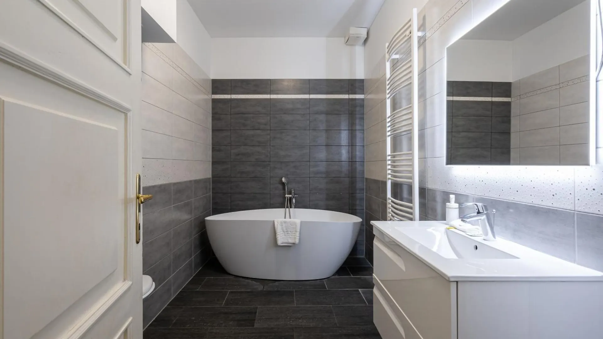 Ventura Ridge Apartment Budapest